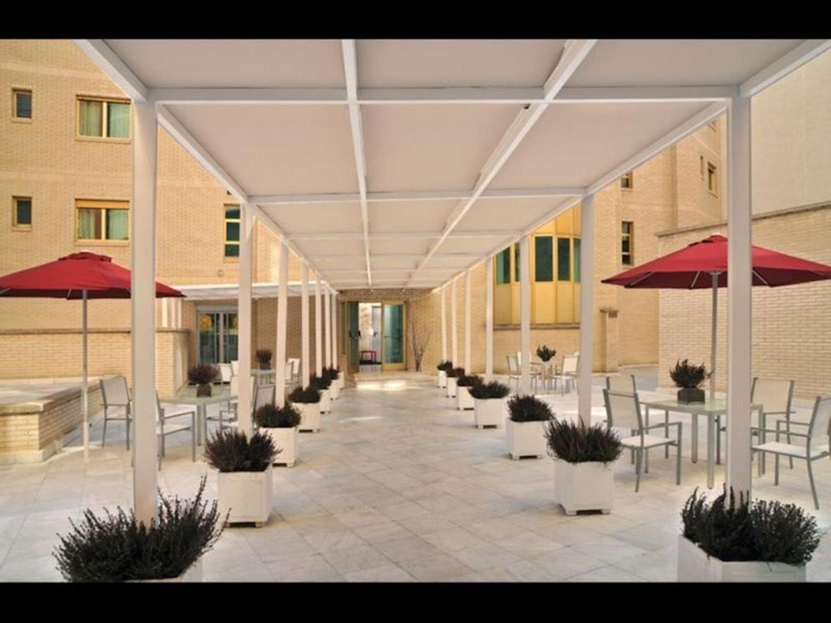 Esentia Togumar - Triple 3 Adults Hotel - Madrid — Fotos 1